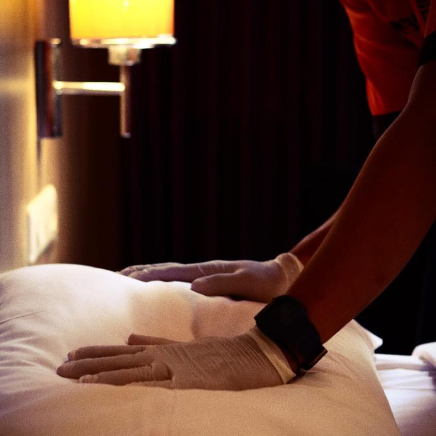 News Hotel Waru Sidoarjo Экстерьер фото