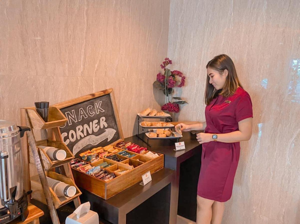 News Hotel Waru Sidoarjo Экстерьер фото